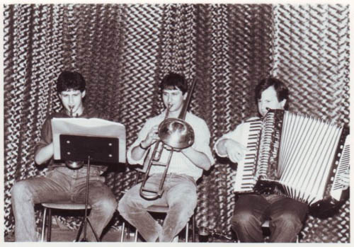 Hudbastr (Hudba Sřížov) - 16.2.1991, zleva Jiří Šustr, Petr Šustr st., Jan Tripes